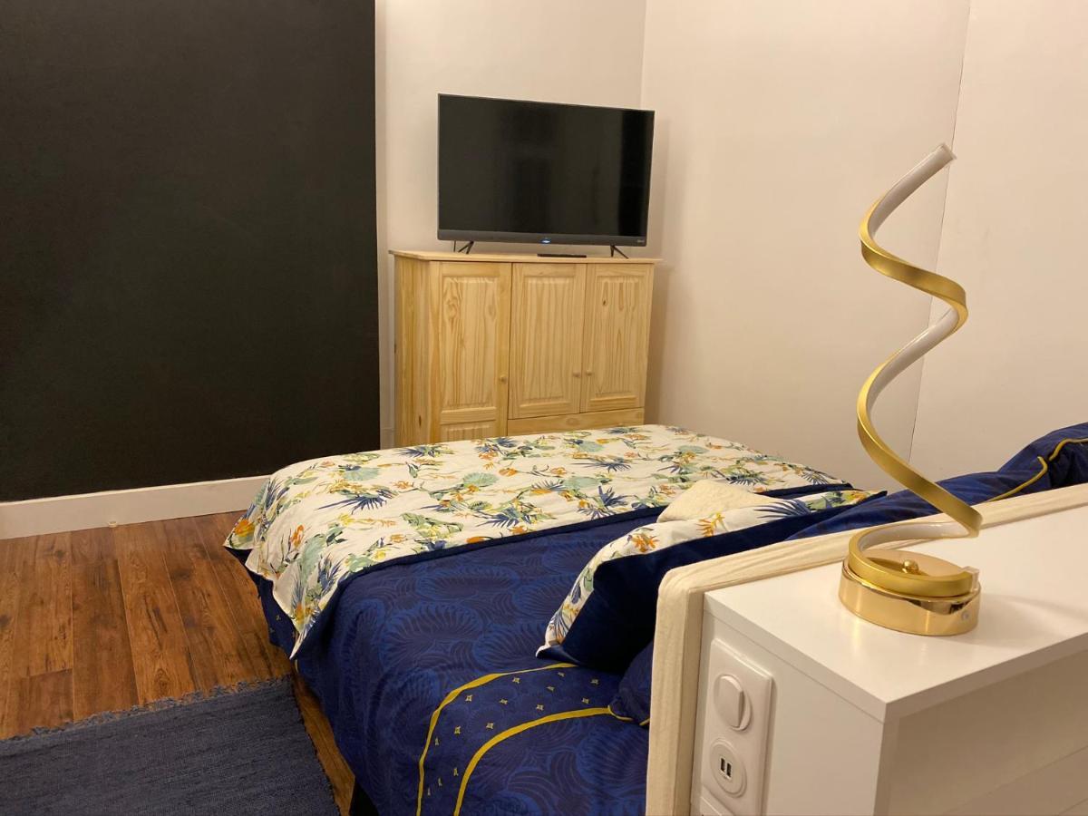 A La Villa Perroy Les Chambres Sont Spacieuses Et Les Petit-Dejeuners Offerts Dunkirk Exterior photo